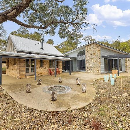 Villa Benny'S Retreat Luxury Bushland Escape à Clare Extérieur photo